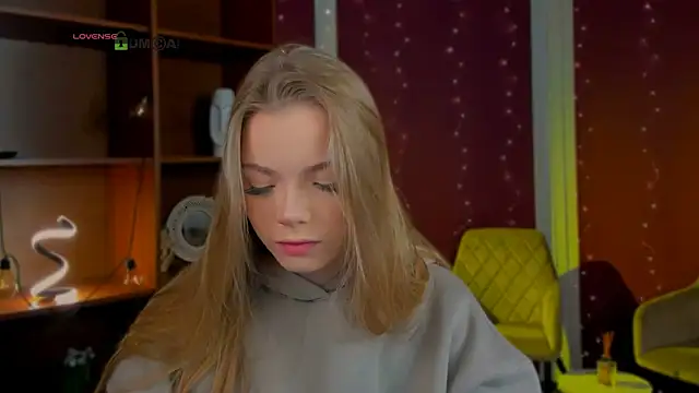Snapshot of maddy_moah chatting on 04-25-26, 05:32 maddy moah online show from 04-25-26, 05:32