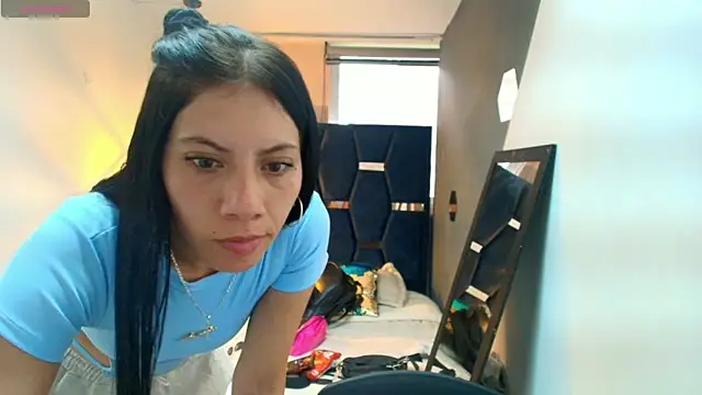 Snapshot of Abril_Fox__ chatting on 05-05-26, 07:33 Abril Fox online show from 05-05-26, 07:33