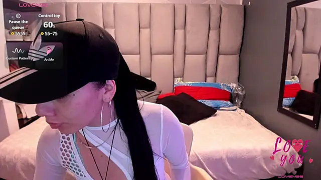 Snapshot of Abril_Fox__ chatting on 06-07-26, 07:34 Abril Fox online show from 06-07-26, 07:34