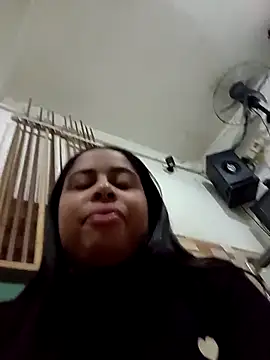 gatinha20257 online show from 05-14-26, 02:29