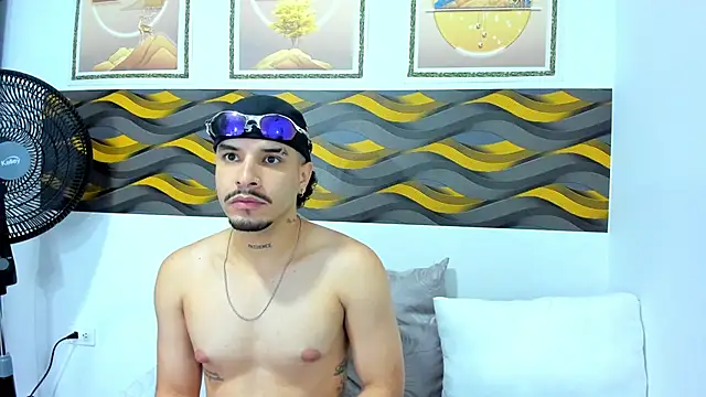 Leon Hotx online show from 04-17-26, 02:47