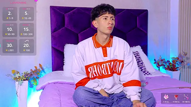 AndyJustgame  online show from 05-18-26, 03:46