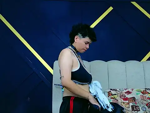 NikiEvanz online show from 04-15-26, 10:10