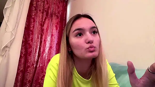 Snapshot of ReathaKiss chatting on 05-12-26, 03:09 ReathaKiss online show from 05-12-26, 03:09