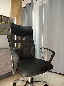 Oliver bigblack cock online show from 04-16-26, 06:09