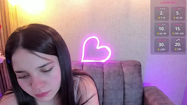 Snapshot of Julieth_Caandy chatting on 05-17-26, 11:28 Julieth Caandy online show from 05-17-26, 11:28