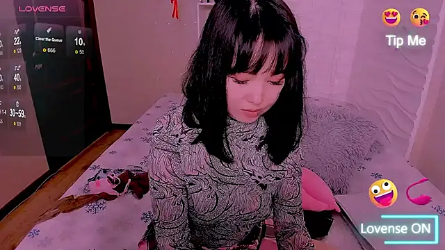 Akiko Yun online show from 04-18-26, 11:47