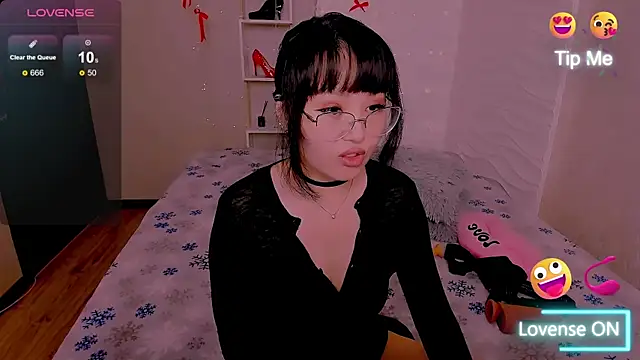 Akiko Yun online show from 06-13-26, 12:41