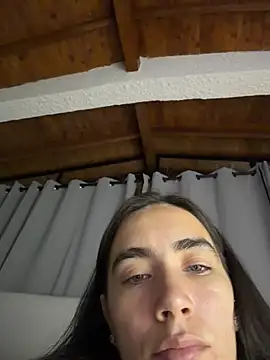 Snapshot of Evacrox chatting on 06-14-26, 02:35 Evacrox online show from 06-14-26, 02:35