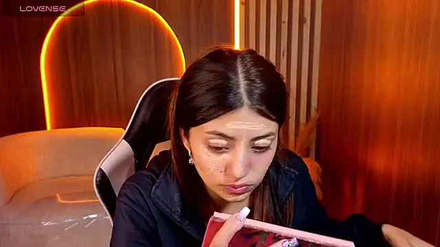 Lia queen tx online show from 04-19-26, 02:55