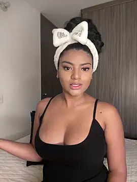 Snapshot of karlymonroe chatting on 03-18-26, 10:02 karlymonroe online show from 03-18-26, 10:02