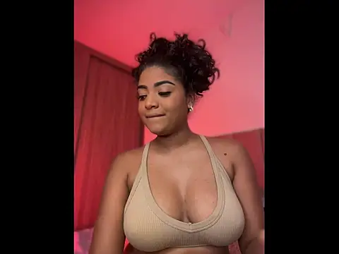 Snapshot of karlymonroe chatting on 06-12-26, 10:08 karlymonroe online show from 06-12-26, 10:08