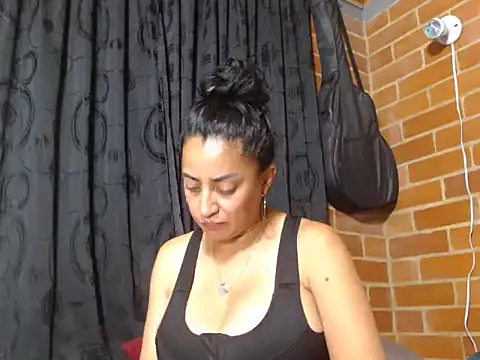 Snapshot of Alexandrina chatting on 12-27-24, 01:22 Alexandrina online show from 12-27-24, 01:22