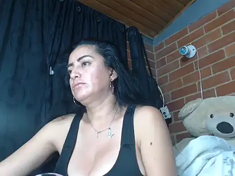 Snapshot of Alexandrina chatting on 01-04-25, 11:17 Alexandrina online show from 01-04-25, 11:17