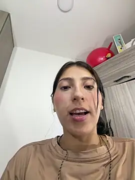 Snapshot of _QaraH chatting on 05-09-26, 08:41 QaraH online show from 05-09-26, 08:41