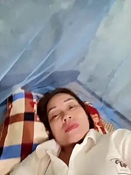 Lyly22x online show from 03-25-26, 12:00