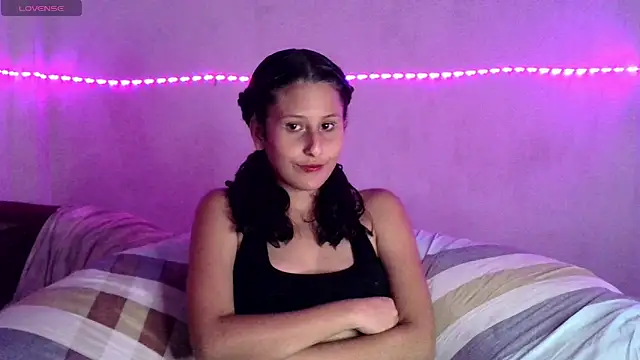Snapshot of Zoey09 chatting on 03-15-26, 09:21 Zoey09 online show from 03-15-26, 09:21