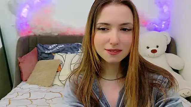 Snapshot of LeenMoonie chatting on 05-18-26, 02:45 LeenMoonie online show from 05-18-26, 02:45