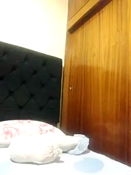 cosita rica 1 online show from 05-15-26, 04:19
