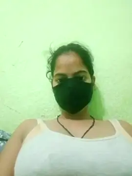 nidhiyadav00 online show from 04-20-26, 07:26