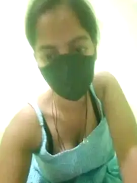 nidhiyadav00 online show from 04-21-26, 07:17