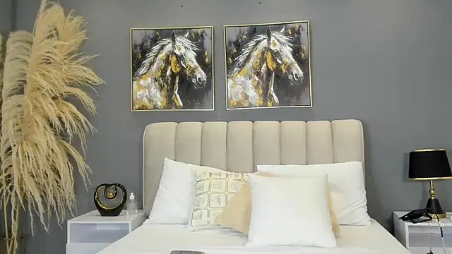 VaniaRouse online show from 03-29-26, 02:28