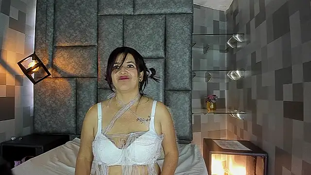 ivannia Lawrence online show from 03-21-26, 06:44