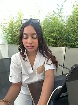 MiaCamille  online show from 04-16-26, 09:39