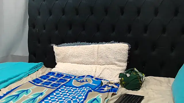 Snapshot of Dark_Slim_Thick chatting on 04-25-26, 06:16 Dark Slim Thick online show from 04-25-26, 06:16