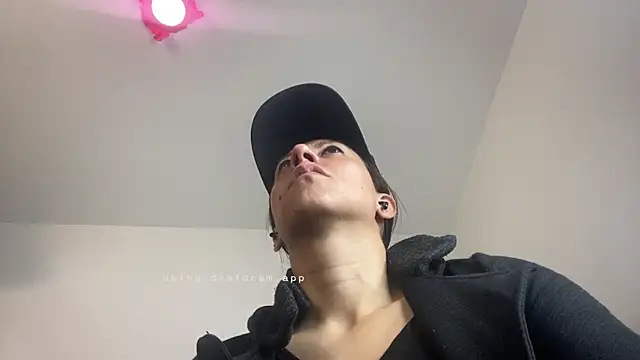 Snapshot of ItsAmara chatting on 04-10-26, 01:27 ItsAmara online show from 04-10-26, 01:27