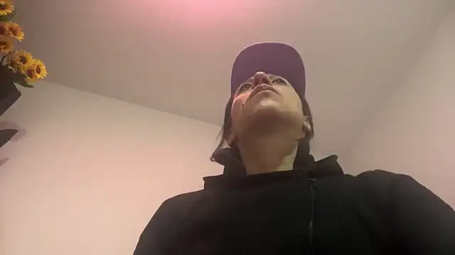 Snapshot of ItsAmara chatting on 05-07-26, 12:54 ItsAmara online show from 05-07-26, 12:54