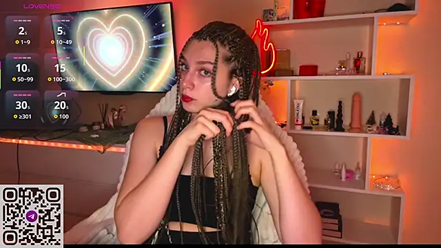 Olivia 132 online show from 04-22-26, 05:47