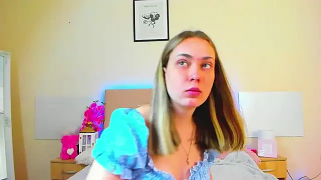 Snapshot of MelanieCuty chatting on 06-06-26, 05:23 MelanieCuty online show from 06-06-26, 05:23