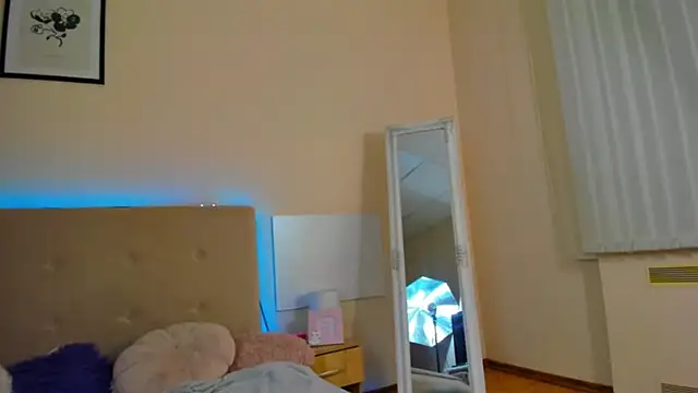 Snapshot of MelanieCuty chatting on 06-28-26, 05:35 MelanieCuty online show from 06-28-26, 05:35