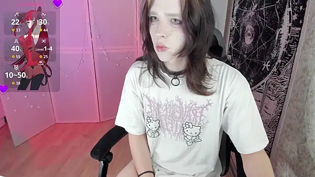 Snapshot of Simochka_w chatting on 06-17-26, 04:37 Simochka w online show from 06-17-26, 04:37