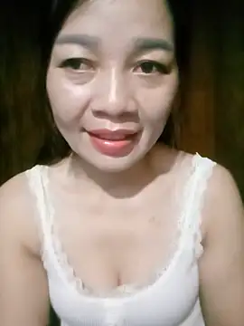 Snapshot of Yiyi102300 chatting on 05-22-26, 01:50 Yiyi102300 online show from 05-22-26, 01:50