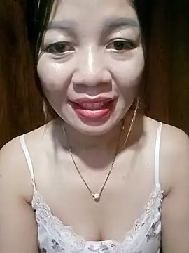 Snapshot of Yiyi102300 chatting on 06-11-26, 02:53 Yiyi102300 online show from 06-11-26, 02:53