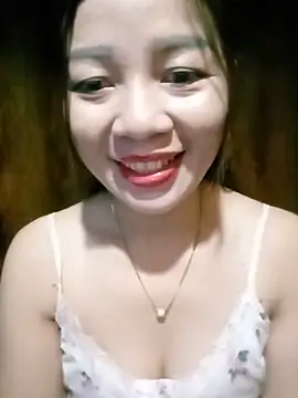 Snapshot of Yiyi102300 chatting on 06-12-26, 11:31 Yiyi102300 online show from 06-12-26, 11:31