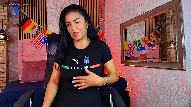 Snapshot of AishaCambell_ chatting on 06-16-26, 11:24 AishaCambell online show from 06-16-26, 11:24