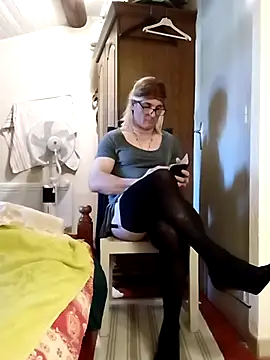 stephie83 online show from 04-01-26, 03:42