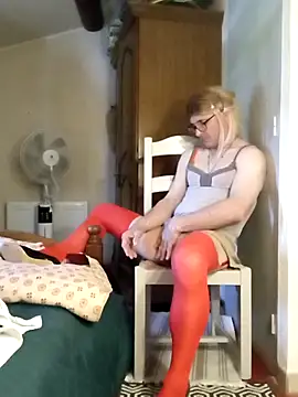 stephie83 online show from 04-17-26, 03:04