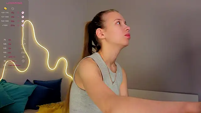 Emma dream  online show from 06-27-26, 01:32