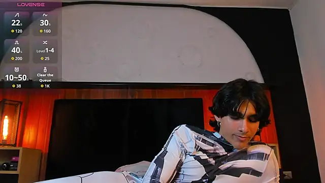 Snapshot of Cheys_Mast chatting on 06-17-26, 07:48 Cheys Mast online show from 06-17-26, 07:48