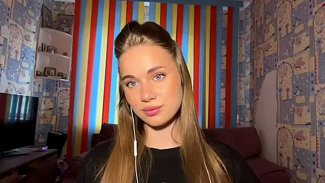 Miss Blessnyth online show from 06-17-26, 04:26