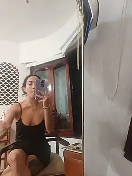 Snapshot of ComeFrutita chatting on 07-22-26, 04:26 ComeFrutita online show from 07-22-26, 04:26