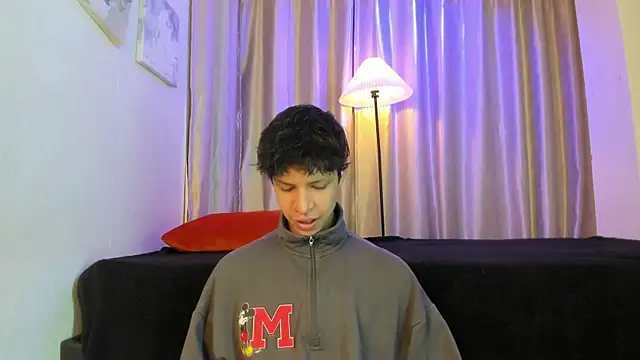 Snapshot of Ethan_qop chatting on 05-15-26, 11:17 Ethan qop online show from 05-15-26, 11:17