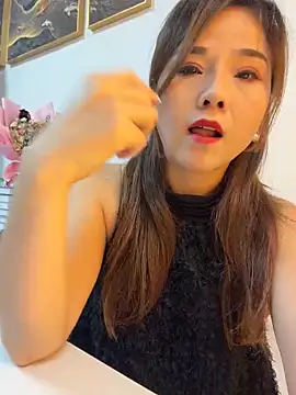 Snapshot of Xiaoxiao-y chatting on 06-15-26, 09:22 Xiaoxiao-y online show from 06-15-26, 09:22