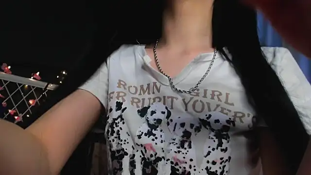Snapshot of lizaa_breeze chatting on 06-06-26, 04:33 lizaa breeze online show from 06-06-26, 04:33