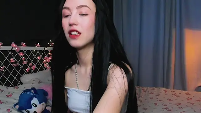 Snapshot of lizaa_breeze chatting on 06-12-26, 05:01 lizaa breeze online show from 06-12-26, 05:01