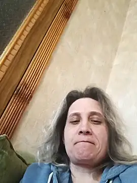 KatieLove133 online show from 04-05-26, 10:34